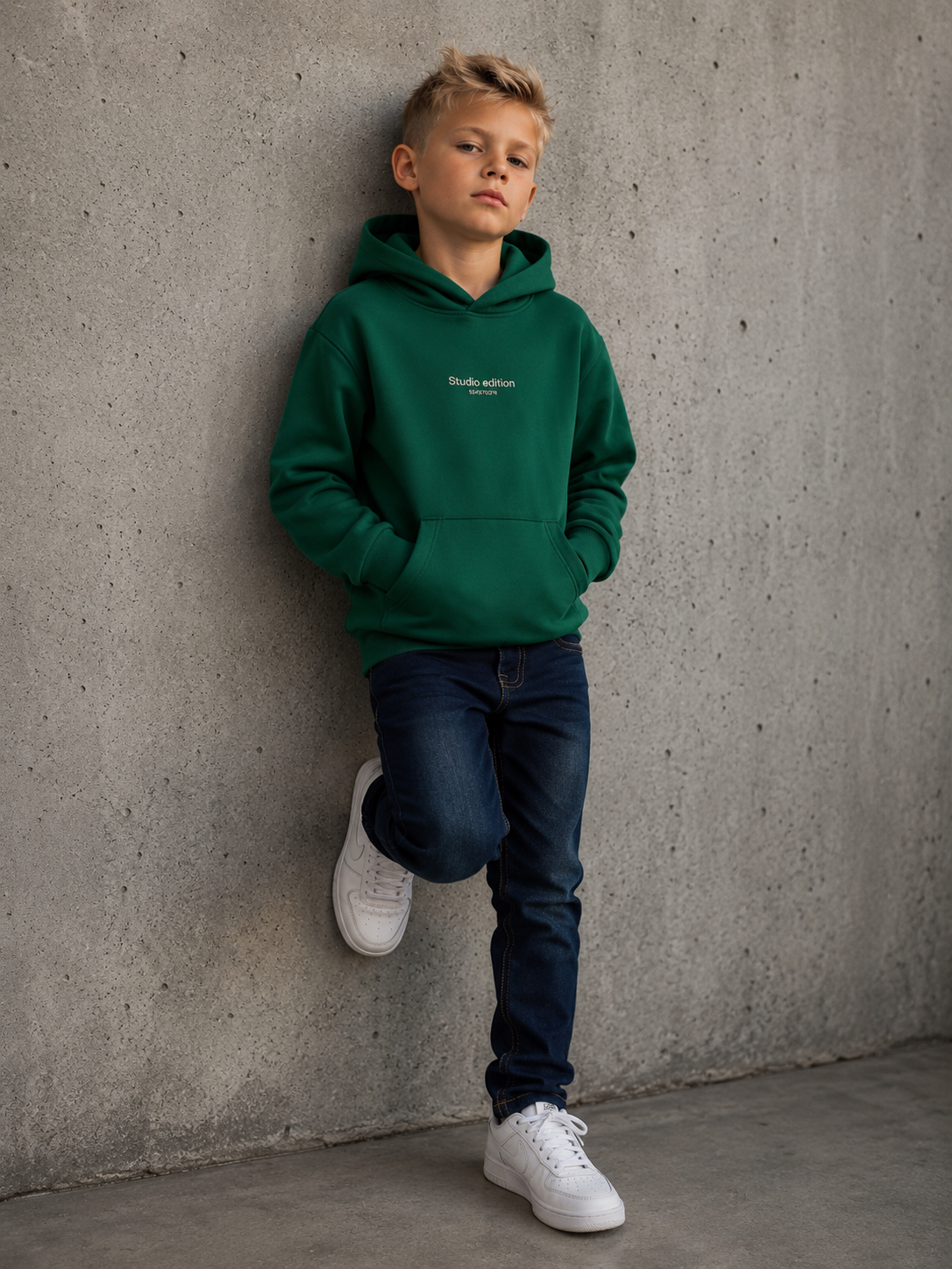 Groene hoodie studio
